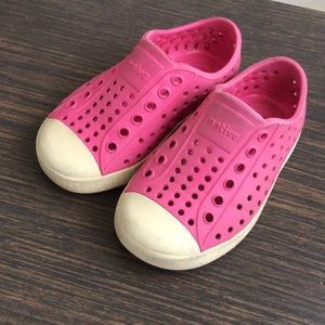 Native Jefferson pink toddler size 7